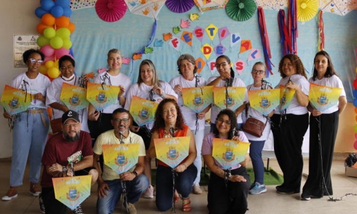 Festival de Pipas reúne pais e alunos na creche Jandira Pereira
