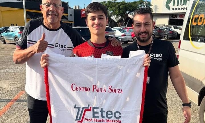 Enxadrista avareense conquista tricampeonato nos Jogos Escolares de SP