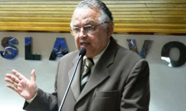 Dr. Ernesto quer informações sobre finanças do município