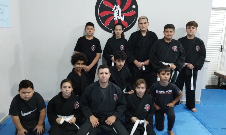 Professor avareense recebe faixa preta de hapkido