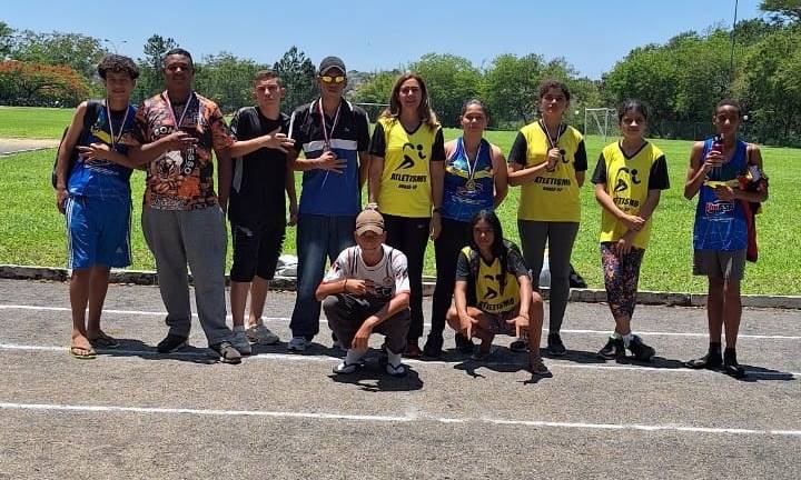 Atletas avareenses são destaque em competições de atletismo e natação