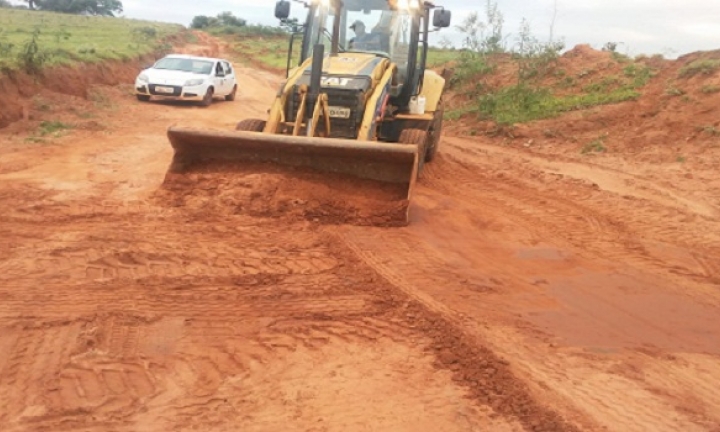 Prefeitura de Avaré promove intervenção em estrada rural