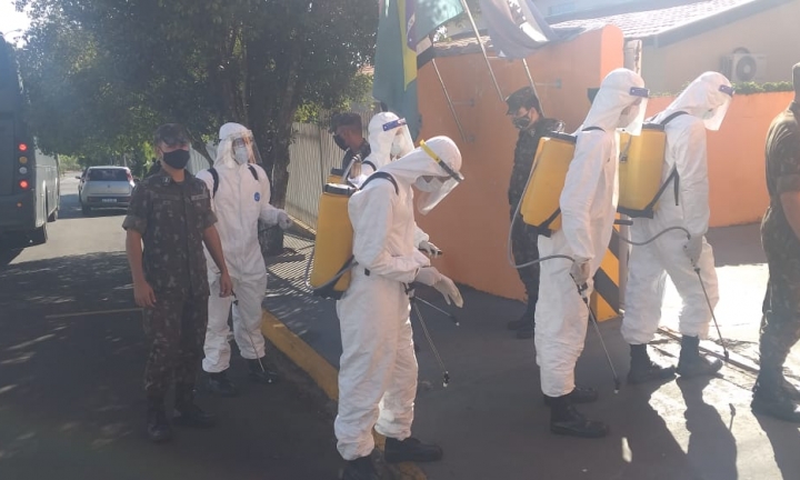 Exército realiza a descontaminação da Estação de Bombeiros de Itaí 