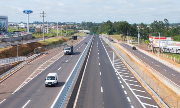 Cerca de 45 mil veículos devem trafegar pela SP-255 em Avaré durante o Natal