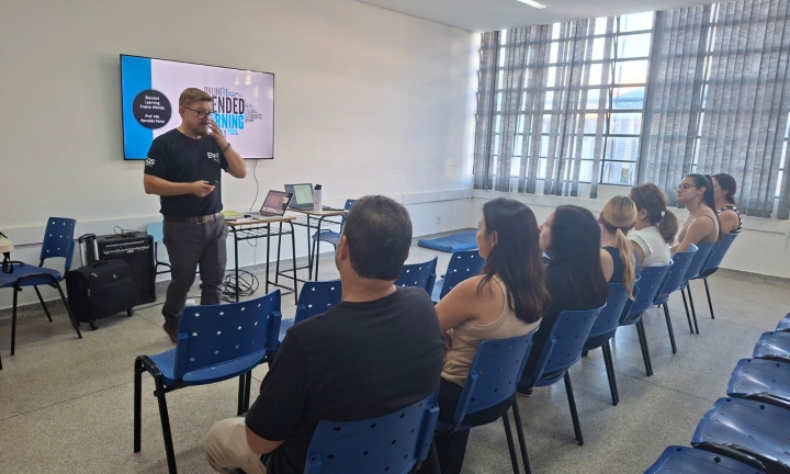 Professores de inglês participam de formação sobre metodologias ativas