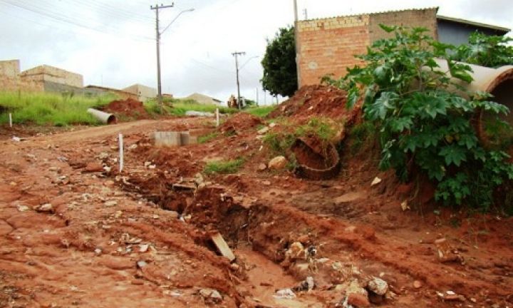 Chuvas pioram situação das ruas do Jardim Califórnia