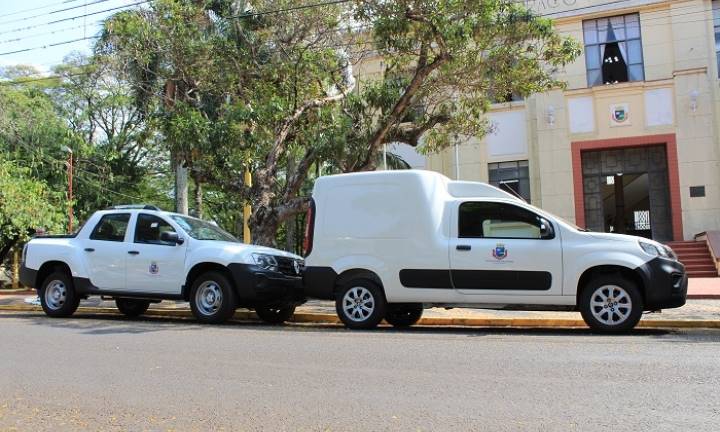 Dois veículos zero km vão reforçar trabalho no setor da Saúde municipal