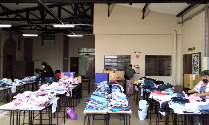 Projeto de doação de roupas do Fundo Social beneficia 530 famílias