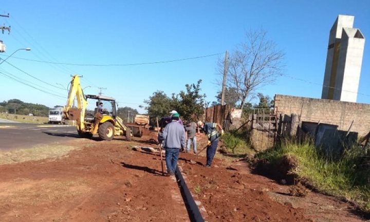 Guias são instaladas em trecho da Avenida Mário Covas