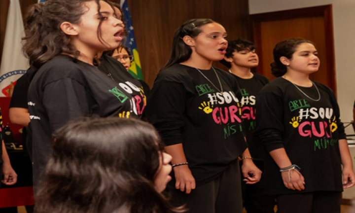 Estudantes do Projeto GURI de Avaré se apresentam na Câmara Municipal