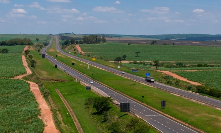 SPVias estima 36 mil veículos na SP-255, em Avaré, no feriado prolongado