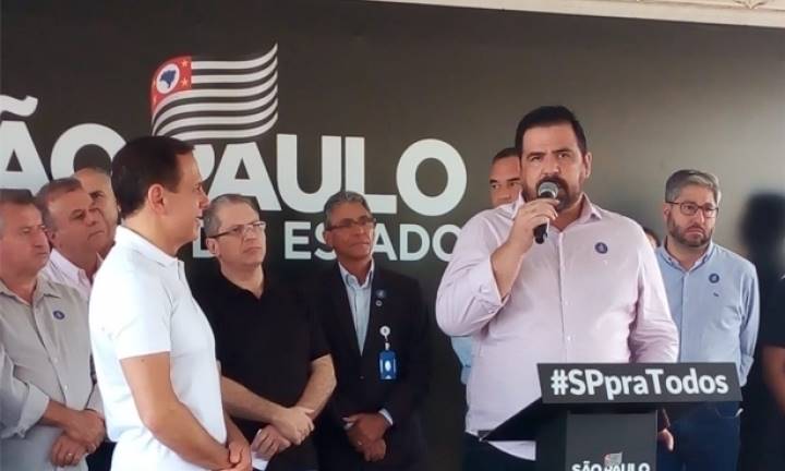 Doria inaugura o AME de Avaré e entrega títulos de regularização fundiária