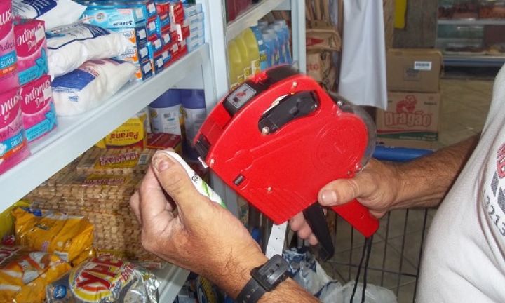 Supermercados estariam elevando preços de produtos nas prateleiras