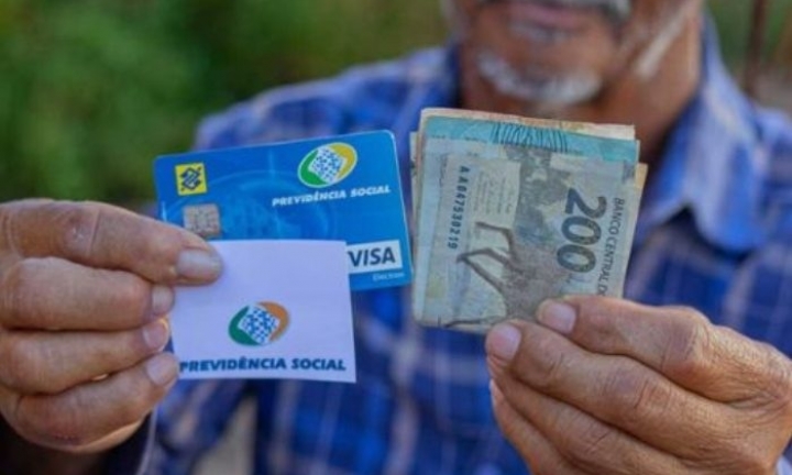 INSS começa a devolver descontos indevidos de aposentados nesta segunda