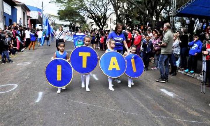 Desfile Cívico marca as comemorações dos 143 anos de Itaí