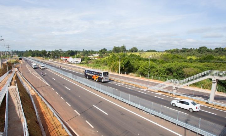 40 mil veículos devem trafegar na Rodovia João Mellão no feriado