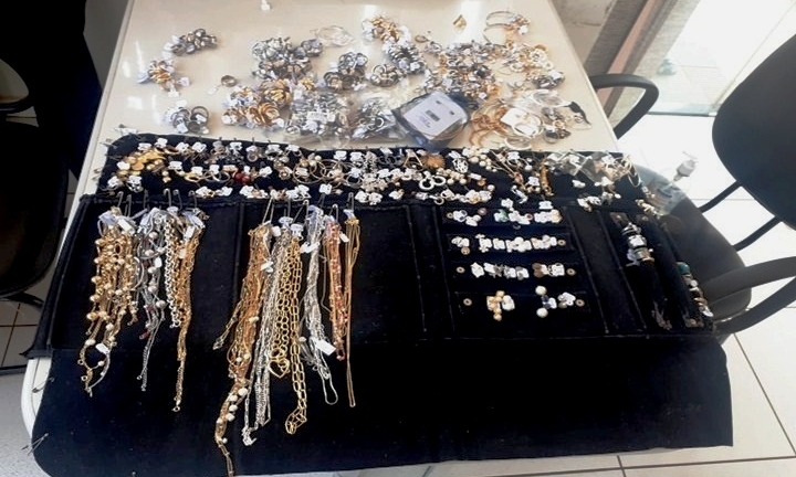 Polícia Militar prende envolvidos em furto de jóias avaliadas em R$ 45 mil