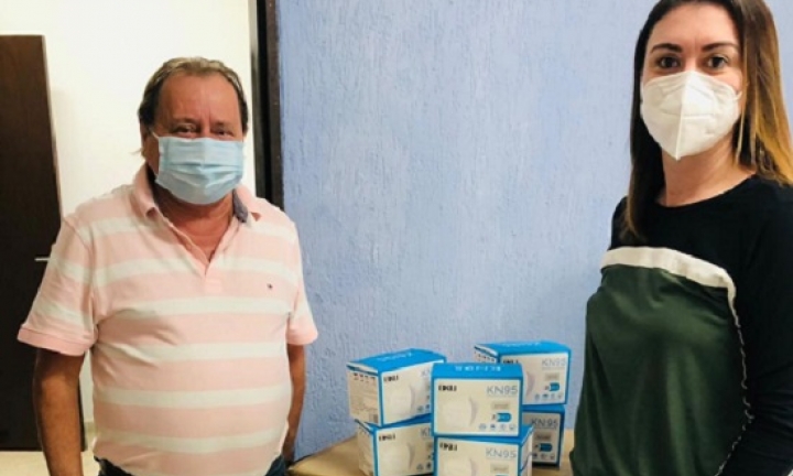 Secretaria Municipal da Saúde recebe doação de máscaras hospitalares