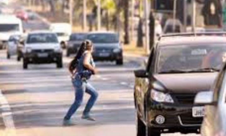 Pedestres e ciclistas poderão ser multados a partir de 1º de março