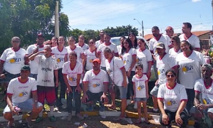 Voluntários promovem Natal Encantado no Bairro Vera Cruz