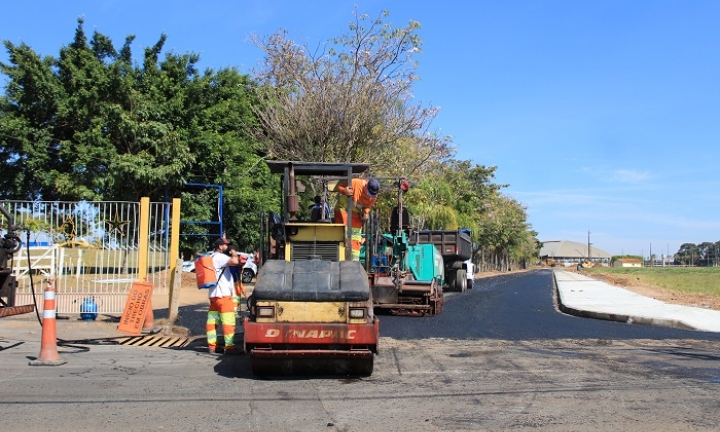 Rua no recinto da Emapa é duplicada pela Prefeitura de Avaré