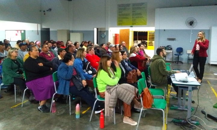 Palestra sobre sustentabilidade reúne alunos da EJA
