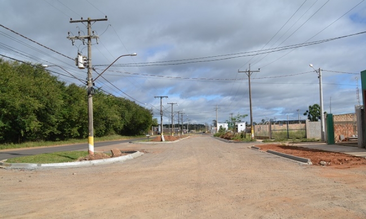 Prefeitura segue com pavimentações em duas importantes vias da cidade