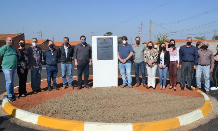 Prefeitura inaugura pavimentação do Jardim Califórnia