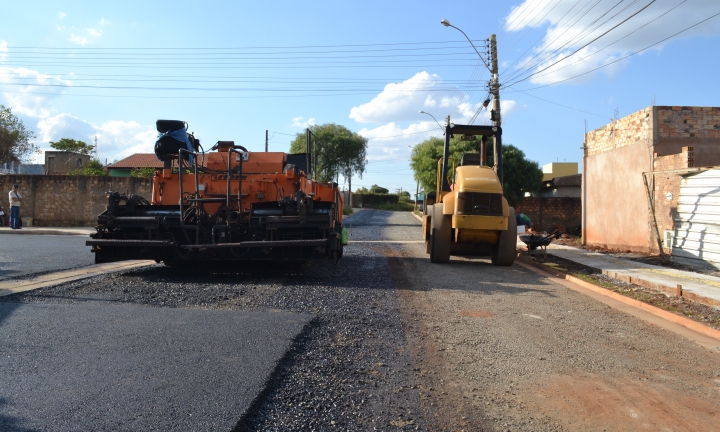 Prefeitura conclui mais uma etapa na pavimentação do Terras de São José