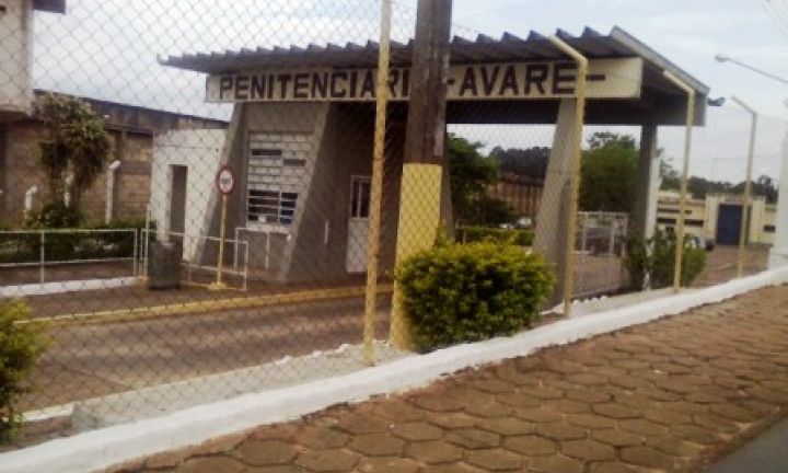 Só 23 prisões de São Paulo têm bloqueador de celular