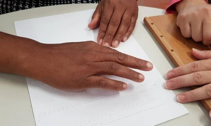 Oficina de Braile e projeto de integração social estão com inscrições abertas