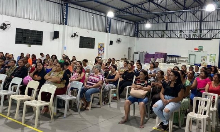 Palestra sobre inclusão reúne familiares de assistidos na Colônia