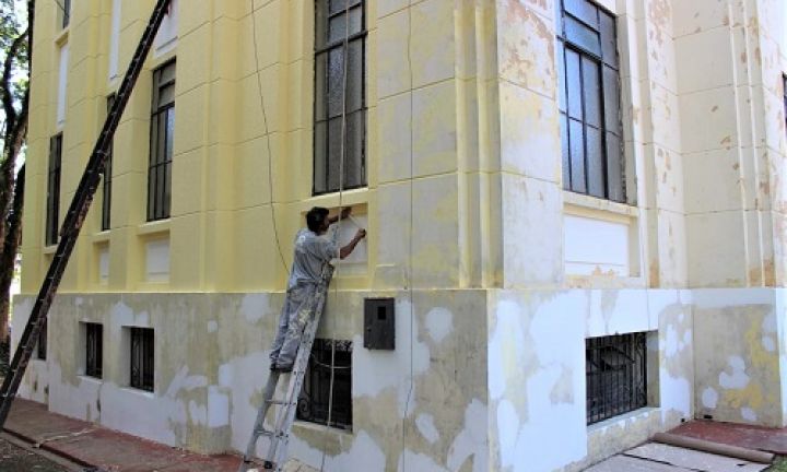 Prédio do Paço Municipal recebe nova pintura