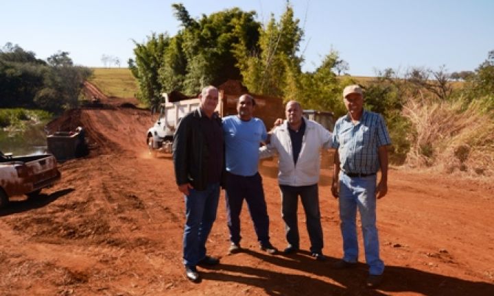 Cerqueira César: Prefeito e vereadores visitam obras na zona rural