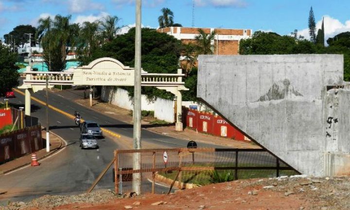 Avenida Paulo Novaes é interditada para continuação de obras de duplicação na SP-255