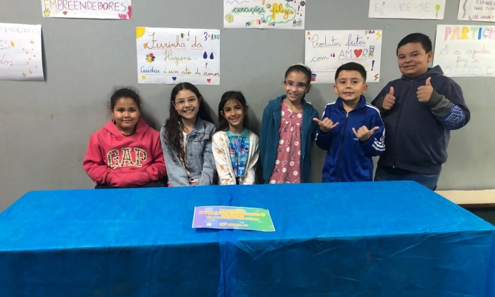 Projeto estimula espírito empreendedor entre alunos da escola Dondoca