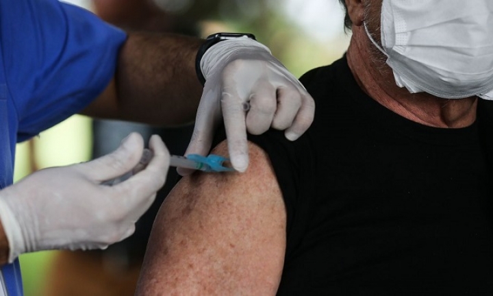 Saúde anuncia 4ª dose da vacina contra Covid para pessoas a partir dos 50 anos