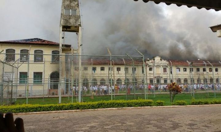 Rebelião resulta em fuga de 200 presos em penitenciária de Bauru