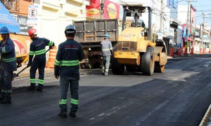 Asfalto no centro desagrada parte da população