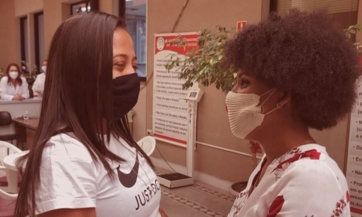 Paciente de Avaré e doadora de sangue considerado raro celebram amizade