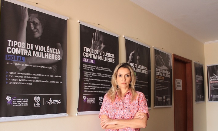 Secretaria da Mulher abre exposição sobre trajetória de Maria da Penha