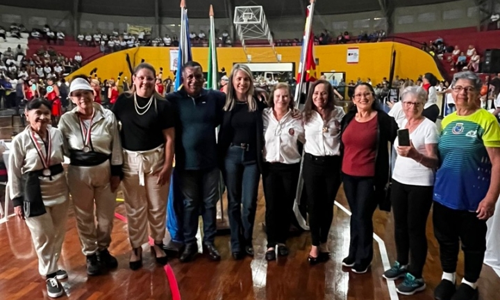 Primeira-dama prestigia abertura dos JOMI e celebra força dos idosos de Avaré