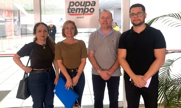 Gestora estadual visita obras no  Poupatempo de Avaré