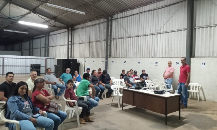 Agricultores familiares participam de palestra sobre crédito rural