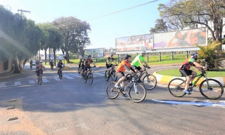 Pedal solidário em Avaré arrecada 110 litros de leite para entidades