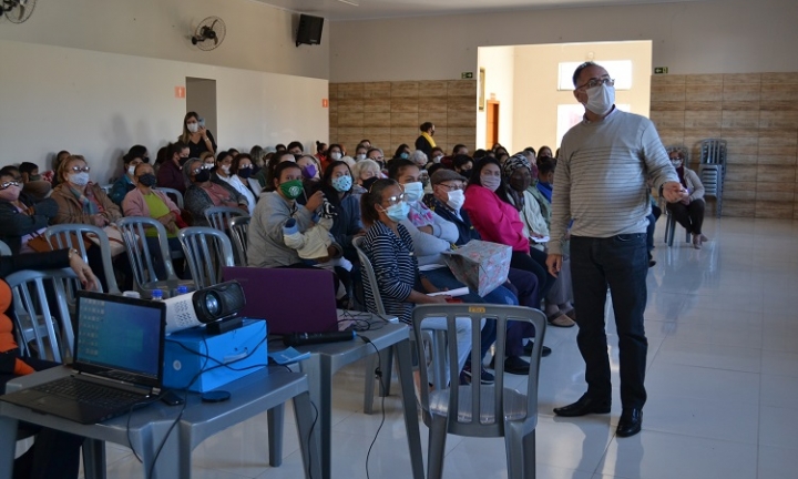 Encontro promovido pela Semads discute violência contra pessoa idosa