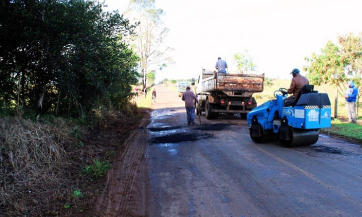 Tapa-buracos emergencial na Estrada da Ponte Alta avança e reforça segurança