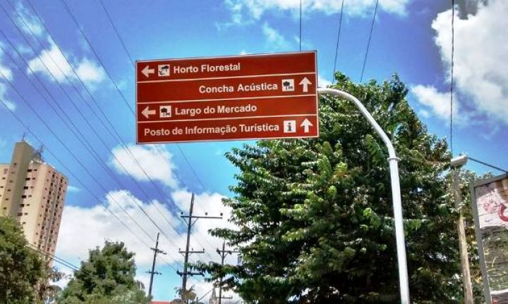 Prefeitura inicia sinalização turística do município