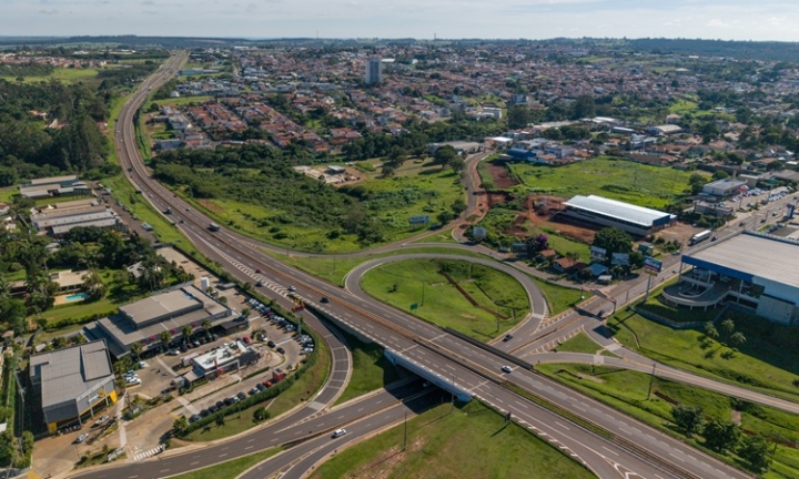 Cerca de 33 mil veículos devem trafegar pela SP-255, em Avaré, no feriado