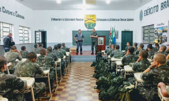 Rocam faz palestra sobre pilotagem de moto no TG